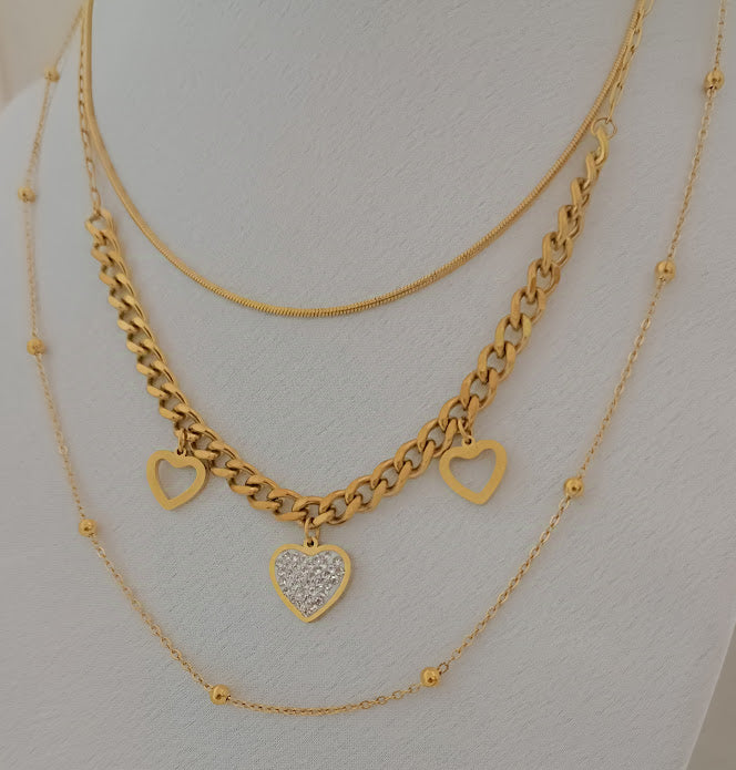 AMOR | Colar Dourado com Zircónias em Aço Inoxidável